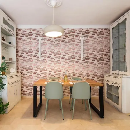 The 2nd Corner: Ideal For Groups Málaga