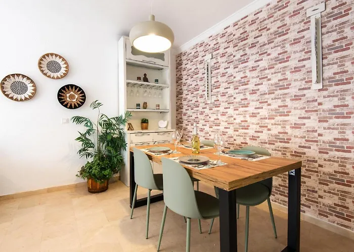 The 2nd Corner: Ideal For Groups